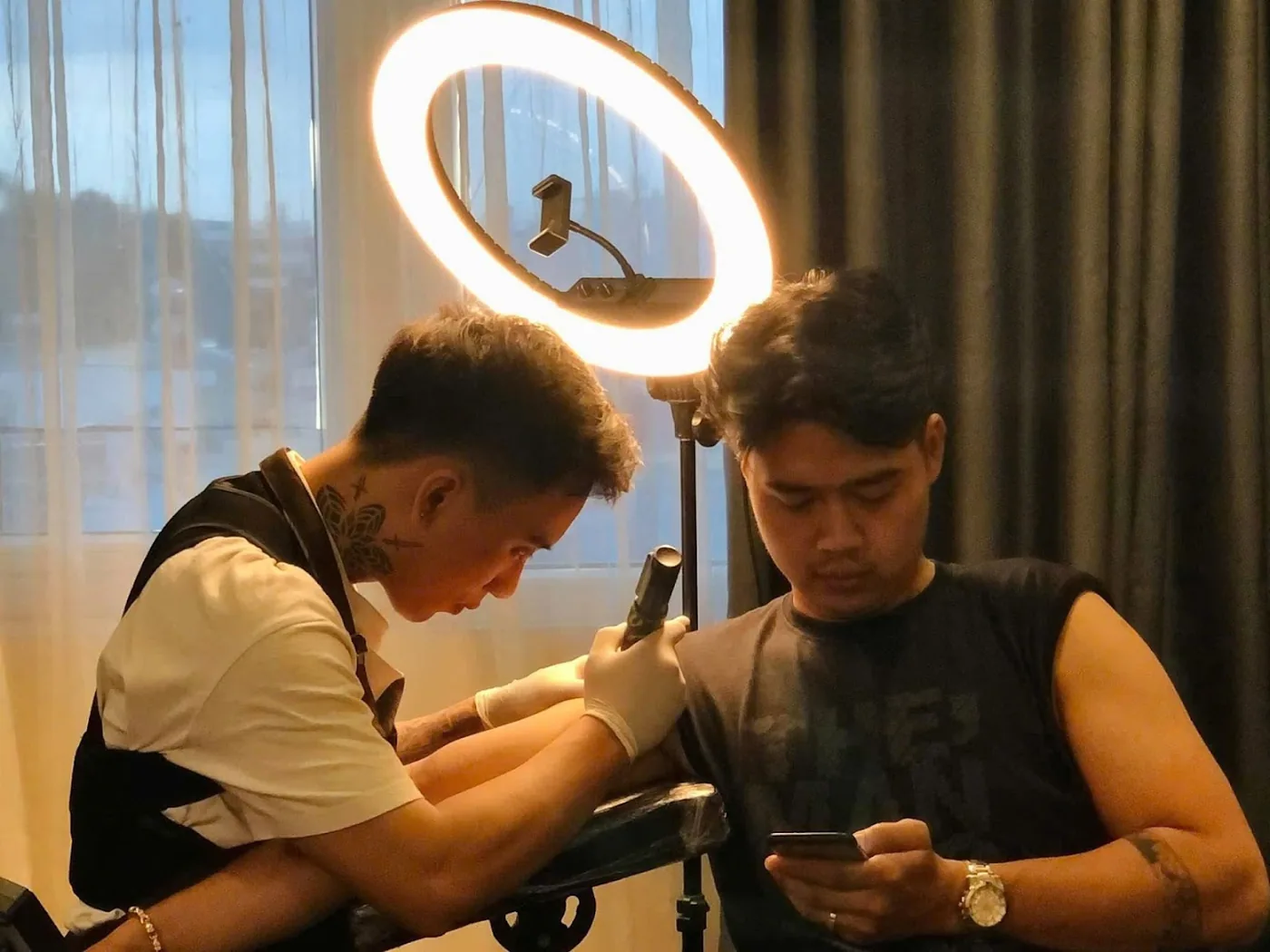 Tiệm xăm Starboiz