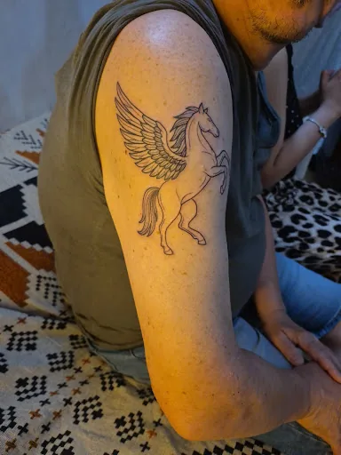 Tiệm xăm Starboiz