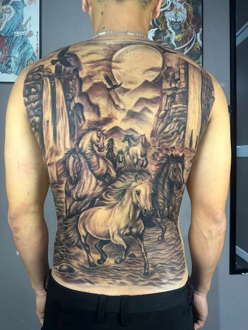 Rowena Tattoo Club