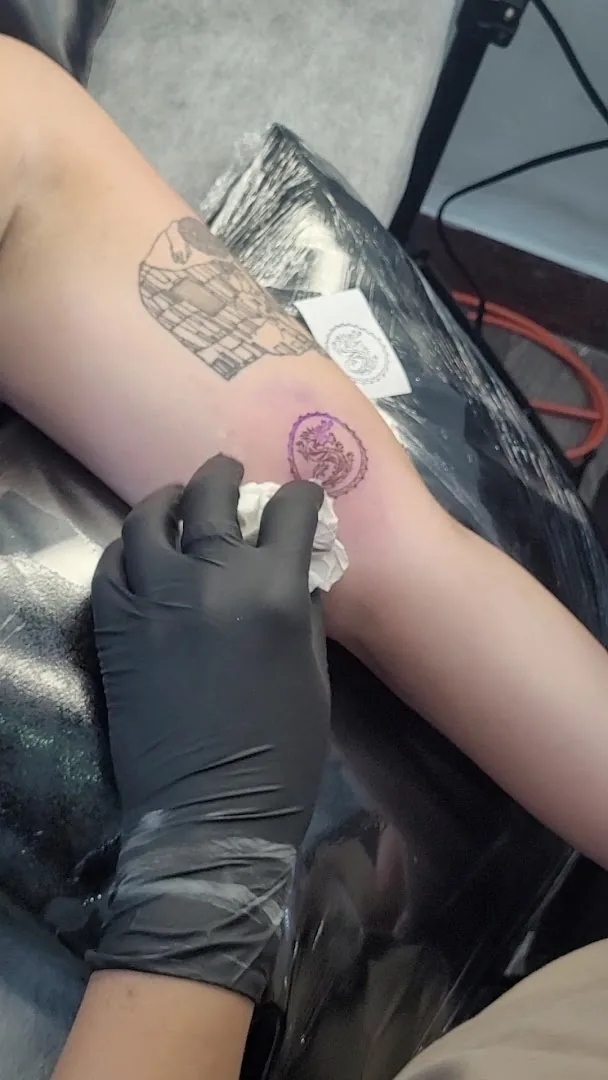 N Tattoo & Piercing