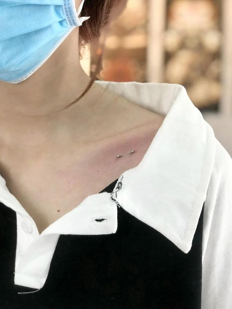 Xỏ Khuyên, Xỏ Lỗ Tai - CN Quang Trung