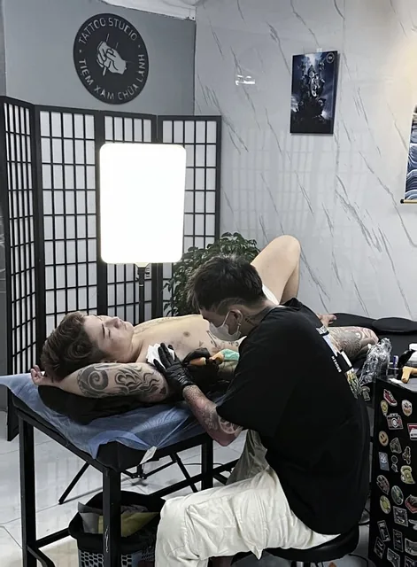 Tiệm Xăm Chữa Lành