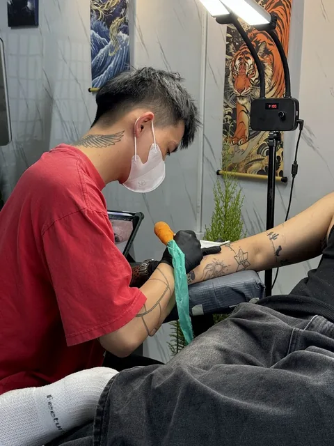 Tiệm Xăm Chữa Lành