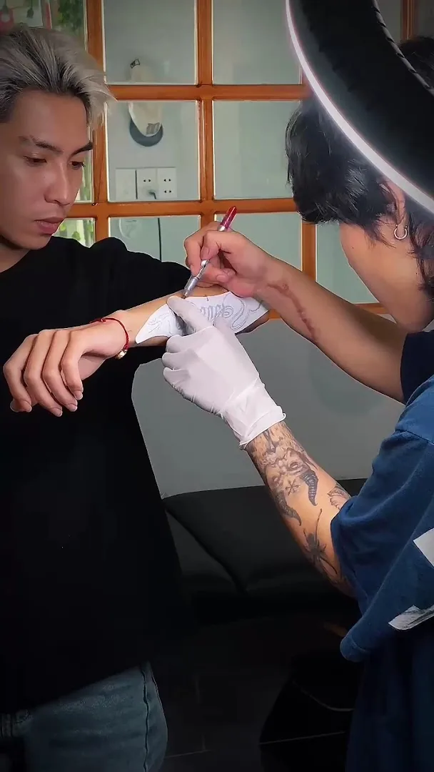 HiTattoo & Piercing Studio