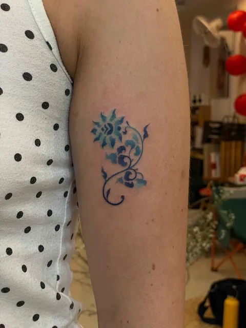 Dori Handpoke - Stick and Poke Tattoo