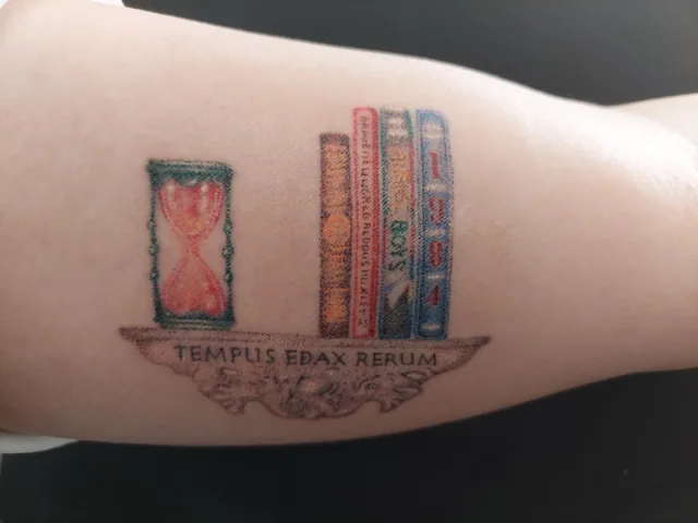 Dori Handpoke - Stick and Poke Tattoo