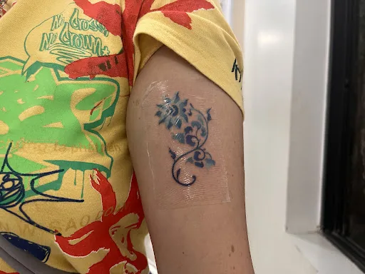 Dori Handpoke - Stick and Poke Tattoo