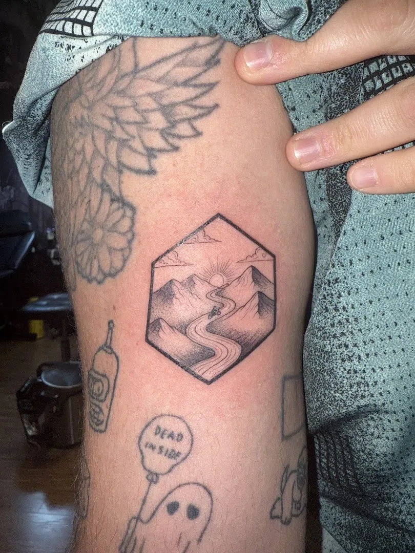 BlackOut Room Tattoo – Tattoo & Piercing Studio